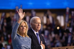 Жену Байдена захотели засудить из-за его болезни