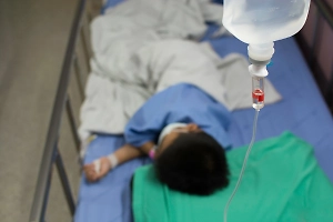 В Саратове у ребёнка удалили опухоль на шее, кишащую червями