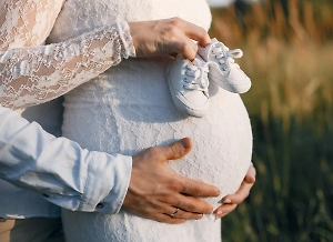 «Совратила зятя и забеременела»: Индонезийка разрушила семью собственной дочери