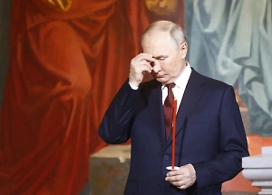 Путин рассказал, когда впервые встал на колени для молитвы