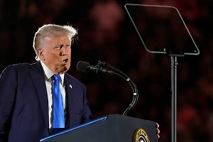 «Продолжайте вести себя глупо»: Трамп вновь пригрозил выйти из переговоров по Украине