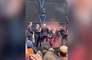 В премьеров Польши и Нидерландов бросили дымовую шашку