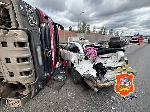 В Истре произошло ДТП с двумя грузовиками, погиб один из водителей