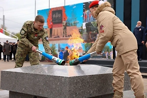 В честь юбилея Победы на 80 мемориалах единовременно зажгли Вечный огонь