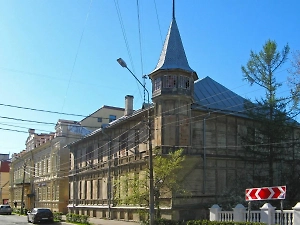 Старинные особняки в Санкт-Петербурге продают за символический рубль