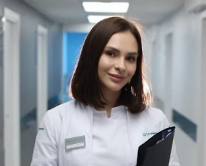 Помните: при серьёзных травмах (переломах, потере сознания, признаках анафилаксии) необходимо немедленно обратиться за медицинской помощью. Не рискуйте здоровьем – грамотная профилактика и своевременное обращение к врачам помогут сохранить хорошее самочувствие и провести праздники без неприятных последствий!