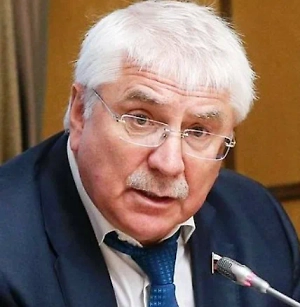 Потому что Бразилия не поставляла и не поставляет в таком количестве оружие, не предоставляет разведывательную информацию и не имеет таких возможностей, как Соединённые Штаты Америки. И влияние её на другие страны гораздо меньше. Но это всё очень хорошо, и мы поддерживаем Бразилию как участника БРИКС, как страну, которая стремится к решению многих вопросов мирным путём.