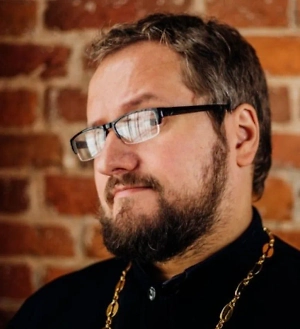 Главное — помнить, что даже в хаосе мира Бог не оставляет Своих чад. Доверьте Ему свои страхи. А молитва — это не волшебная таблетка, но она даёт силы пережить трудности и дать точку опоры. Да поможет вам Господь! И святые Его!