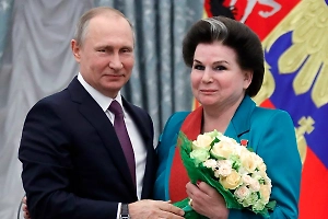 Путин присвоил Терешковой звание генерал-лейтенанта