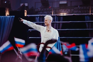 Shaman заявил, что Путин поднимал Россию с колен на его глазах