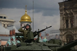 Жители Белгорода в День Победы всем городом запели военные песни