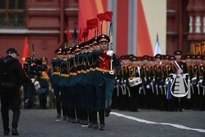 Во Франции расстроились, что их представителей не было на Параде Победы в Москве