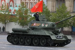 В столице Венесуэлы возвели памятник «Знамя Победы над Рейхстагом»