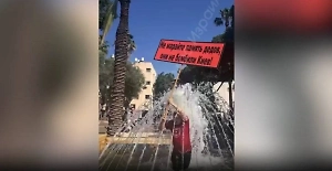 Проукраинский активист попытался помешать «Бессмертному полку» в Израиле и оказался в фонтане