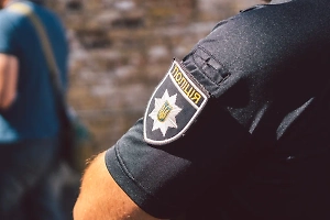 В Киеве полиция 9 мая задержала пожилую женщину за пилотку с красной звездой