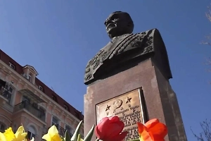 Украинские вандалы осквернили памятник освободителю Одессы