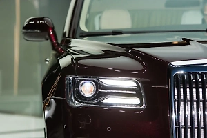 Юнашев: Путин будет передвигаться по КНР на Aurus с китайскими номерами