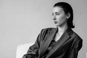 Дочь Валерия Меладзе накопила 144 штрафа за гонки по Москве на красном Mercedes