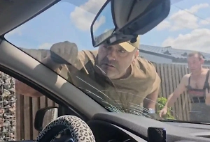 Опускайте занавес: Напавшего на журналистов буйного солиста Мариинки задержала полиция