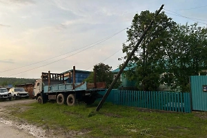 Шквалистый ветер оставил без света 50 поселений в Красноярском крае