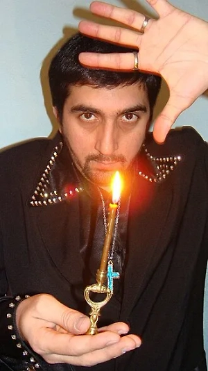 Берегите свой двор от мрака — не зовите беду своими руками. Правильный выбор украшений и уважение к энергетике участка помогут сохранить гармонию и защитить дом от негативных влияний.