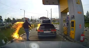 На Сахалине водитель устроил пожар на АЗС из-за жука