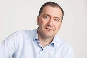 Что касается встречи с Зеленским, то она не входит в число необходимых мероприятий для Дональда Трампа, поэтому эта встреча, к разочарованию главы киевского режима, не состоялась. Не исключено, что Трамп просто проигнорировал Зеленского, который возлагал немало надежд на эту встречу. В целом в эти дни украинский конфликт существенно затмило происходящее между Израилем и Ираном.