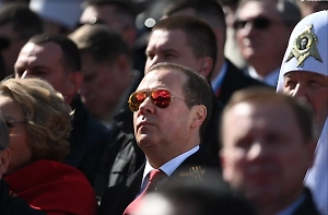 «Все зомби»: Медведев назвал G7 мёртвым клубом