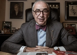 Прокурор просит для Екатерины Лонской 11 месяцев в колонии поселения и запрет на профессиональную деятельность на три года. Мы также попросили удовлетворить гражданский иск. Собственно, это то, чего мы добиваемся в этом суде.