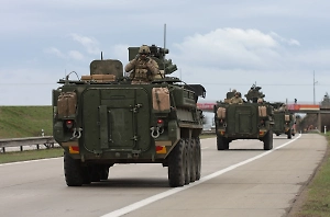 НАТО уже воюет с Россией, заявили в Кремле