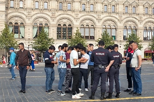 В Госдуме оценили идею выдворять из России семьи нарушивших закон мигрантов