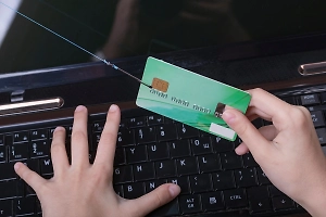 Россиянам объяснили, кого будут преследовать по закону о дропперах