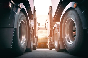 На видео сняли 10-километровую пробку под Иркутском после перехвата фуры с дронами ВСУ