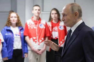 Путин: Подрастающее поколение не отделяет свою судьбу от судьбы России