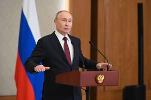 Путин поручил бороться с попытками навязать молодёжи разрушительные идеалы