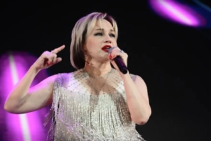 «Бросает в жар»: Татьяна Буланова раскрыла, почему не спешит ложиться под нож хирурга