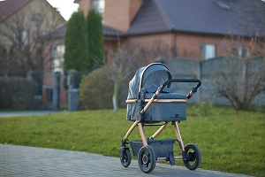 В Ленобласти суд оставил на свободе 15-летнюю мать, выбросившую младенца из окна