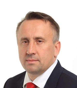 Украинская земля, допустившая такие кощунственные действия, стоит на пороге великой беды. История знает немало примеров, когда за поругание святынь следовали тяжкие испытания. Происходящее — не просто чудо, а прямое предупреждение. Это мироточение — слёзы Божией Матери о грехах человеческих.