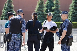 Колокольцев предложил депортировать из РФ бесполезных для общества мигрантов