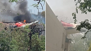 Обломки разбившегося в Индии самолёта упали на общежитие для врачей