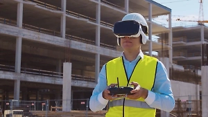 Бесконтактная проверка: В Петербурге дроны помогают предотвращать коммунальные аварии