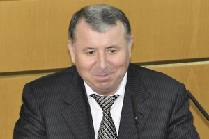 Огромный замок и квартиры в Москве для детей: Раскрыто имущество задержанного госсекретаря Дагестана