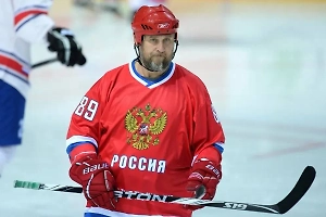 Решение включить в зал славы первого сбежавшего из СССР хоккеиста шокировало журналиста из США