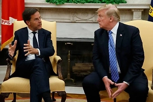 Трамп пообещал отшлёпать генсека НАТО, назвавшего его «папочкой»