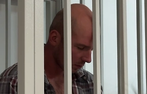 «На расстрел»: Бросивший об пол ребёнка в Шереметьево обвинил во всём невидимых кукловодов