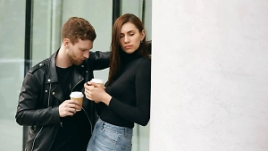 Тренер по самообороне объяснил, как девушкам защититься от уличных «гуру секса» и не угодить в тюрьму