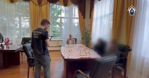 Глава Колпино при задержании выбросил взятку из окна