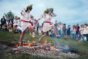 Приметы на Ивана Купалу на деньги и удачу: Что нужно сделать в ночь с 6 на 7 июля для богатства и процветания