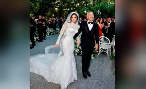 Миллиардер Джефф Безос женился на Лорен Санчес 