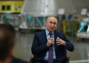 Путин вспомнил, как был участником студотряда и получил квалификацию плотника